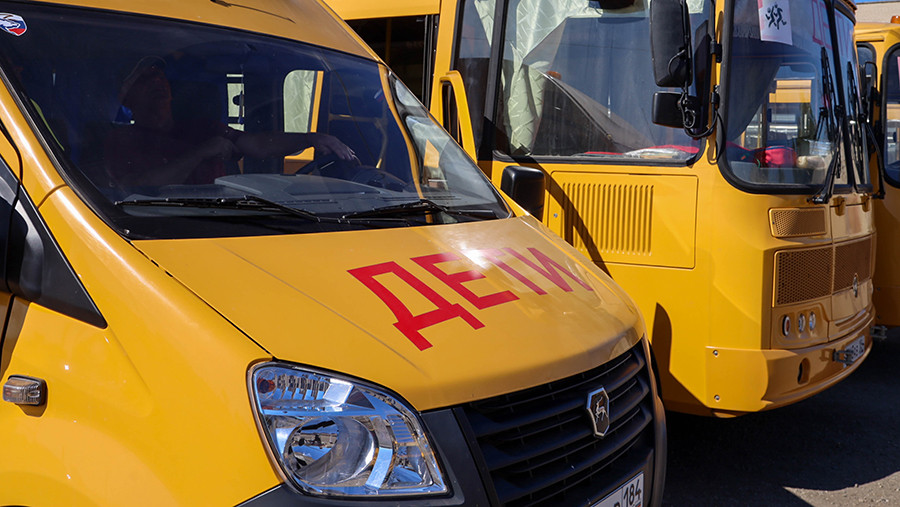 В Брянской области при атаке дрона ВСУ повреждены восемь школьных автобусов В Брянской области при атаке дрона ВСУ повреждены восемь школьных автобусов
