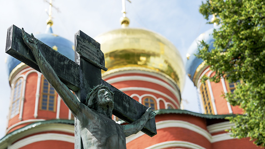 Священник назвал не относящиеся к Церкви обычаи в родительскую субботу