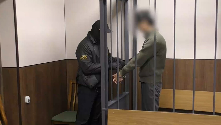 На Сахалине задержали журналиста японской газеты по подозрению в шпионаже На Сахалине задержали журналиста японской газеты по подозрению в шпионаже