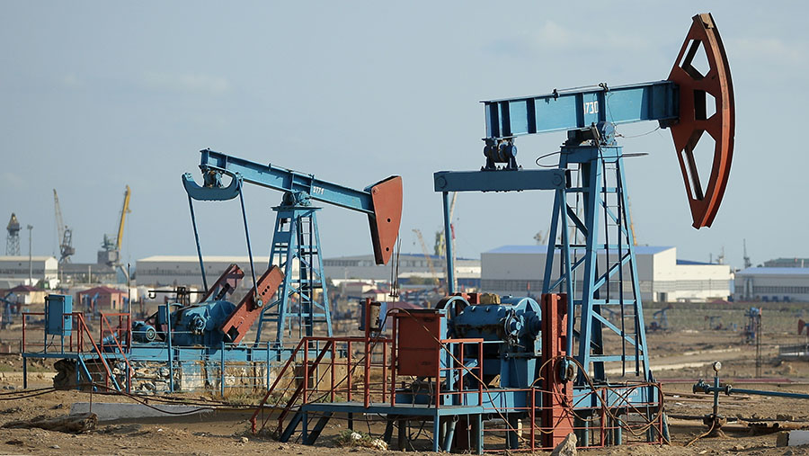 Нефть подорожала после сообщения об эвакуации дипломатов США из Эр-Рияда