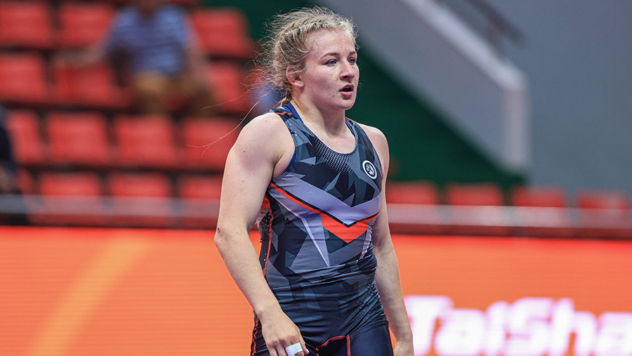 Россиянка Касабиева завоевала золото на чемпионате мира по борьбе в Астане